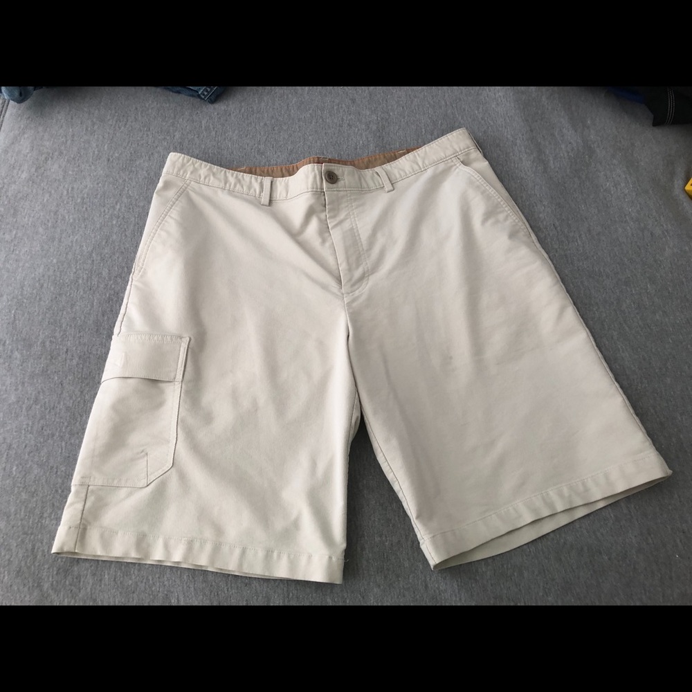 iZod men’s shorts. 36
